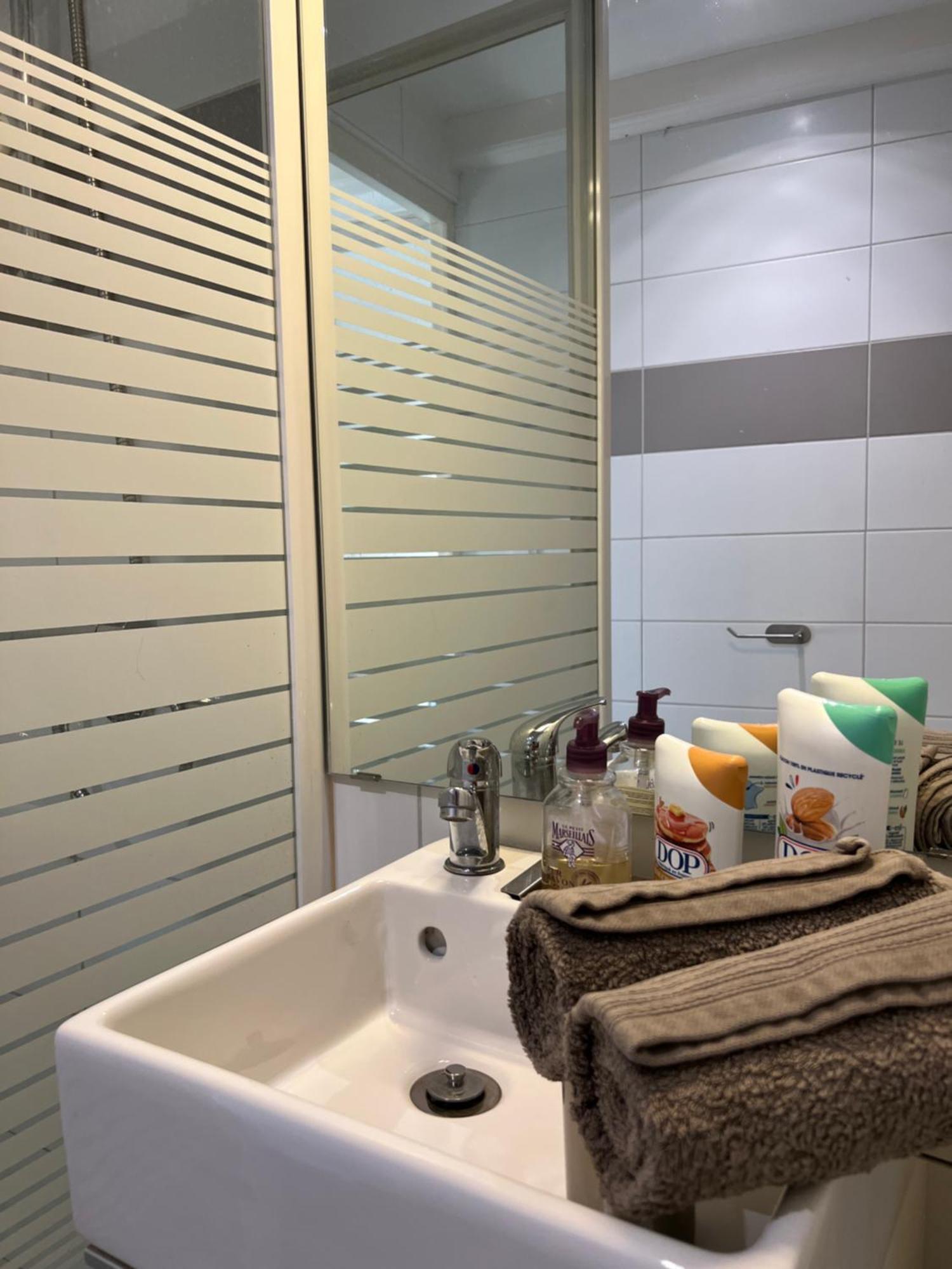Cosy Studio Hyper Centre Avec Kitchenette & Climatisation Carpentras Luaran gambar