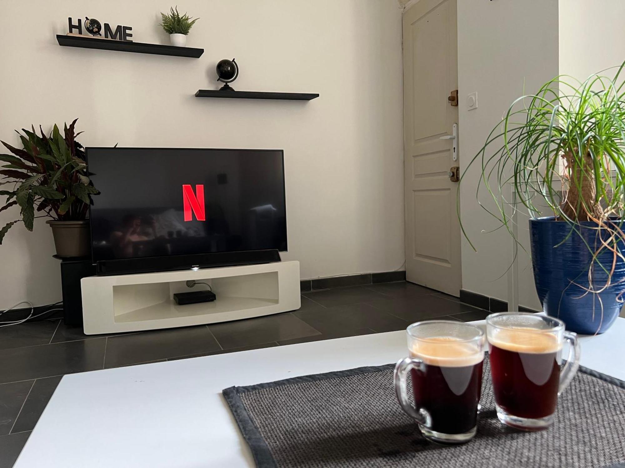 Cosy Studio Hyper Centre Avec Kitchenette & Climatisation Carpentras Luaran gambar