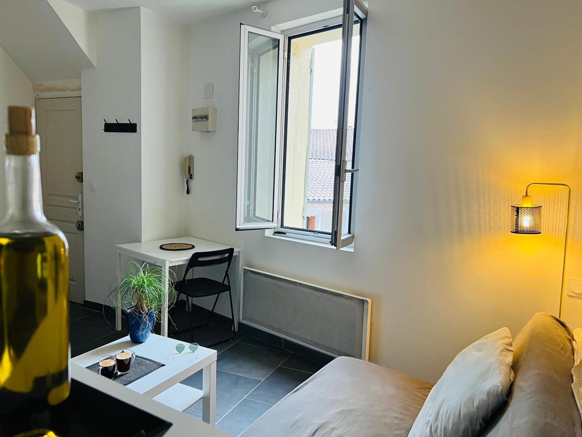 Cosy Studio Hyper Centre Avec Kitchenette & Climatisation Carpentras Luaran gambar